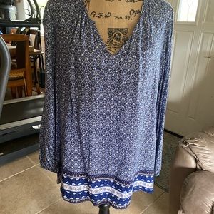 Woman’s long sleeve top
